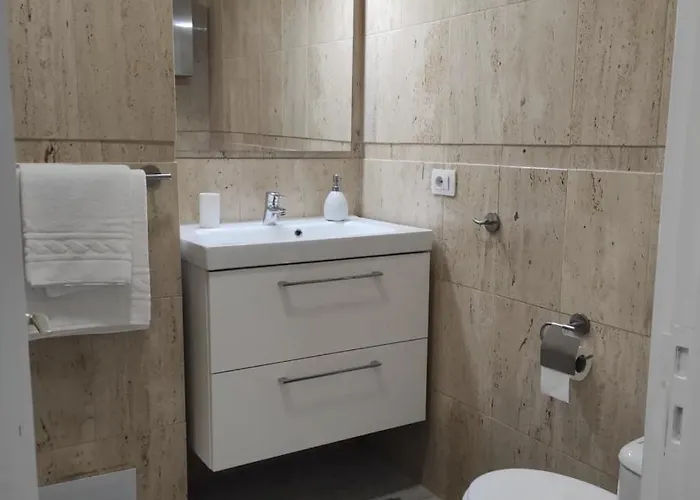 Апартаменты Cozy Harbour View In