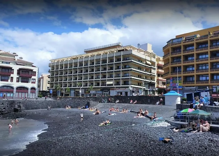 Cozy Harbour View In